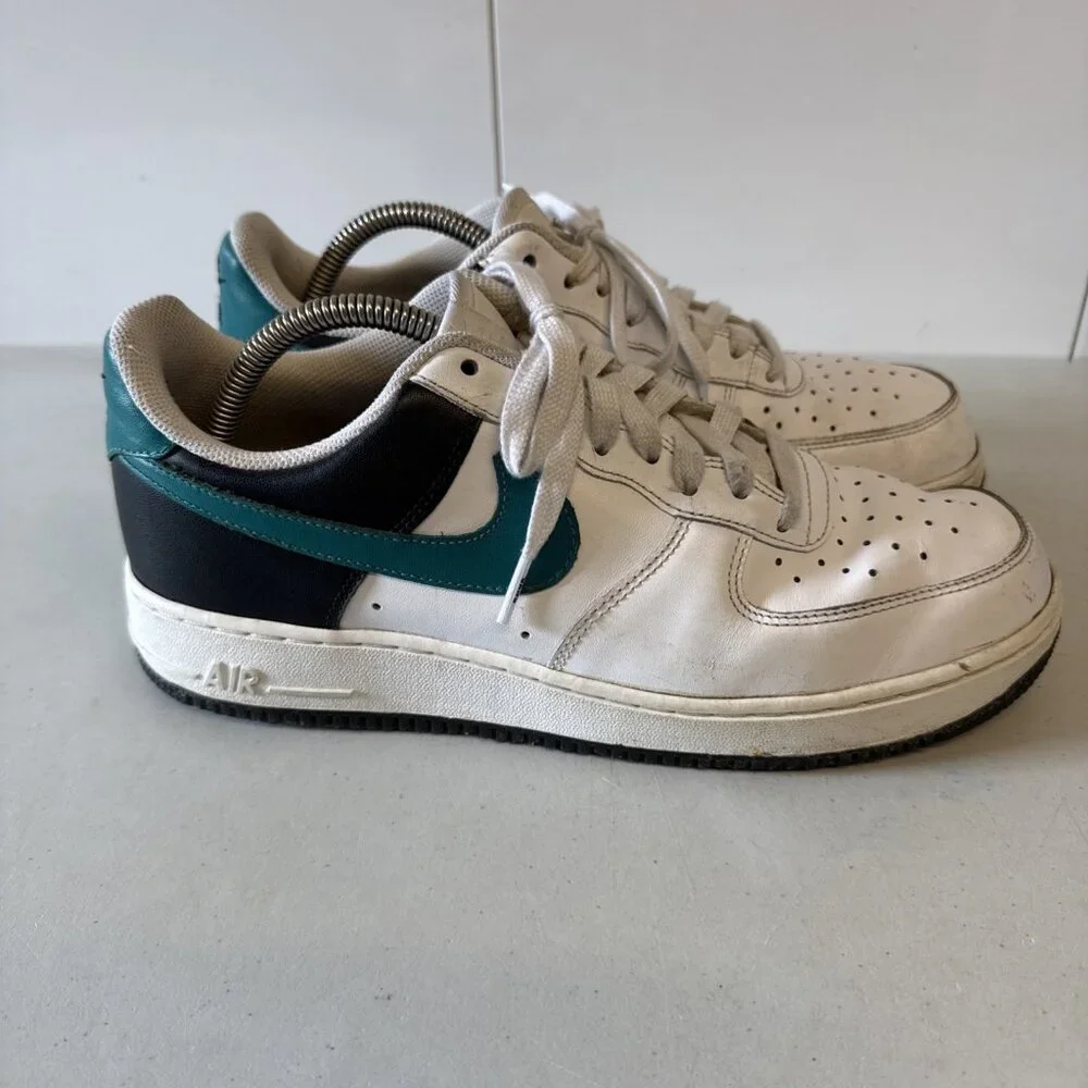Nike product pair